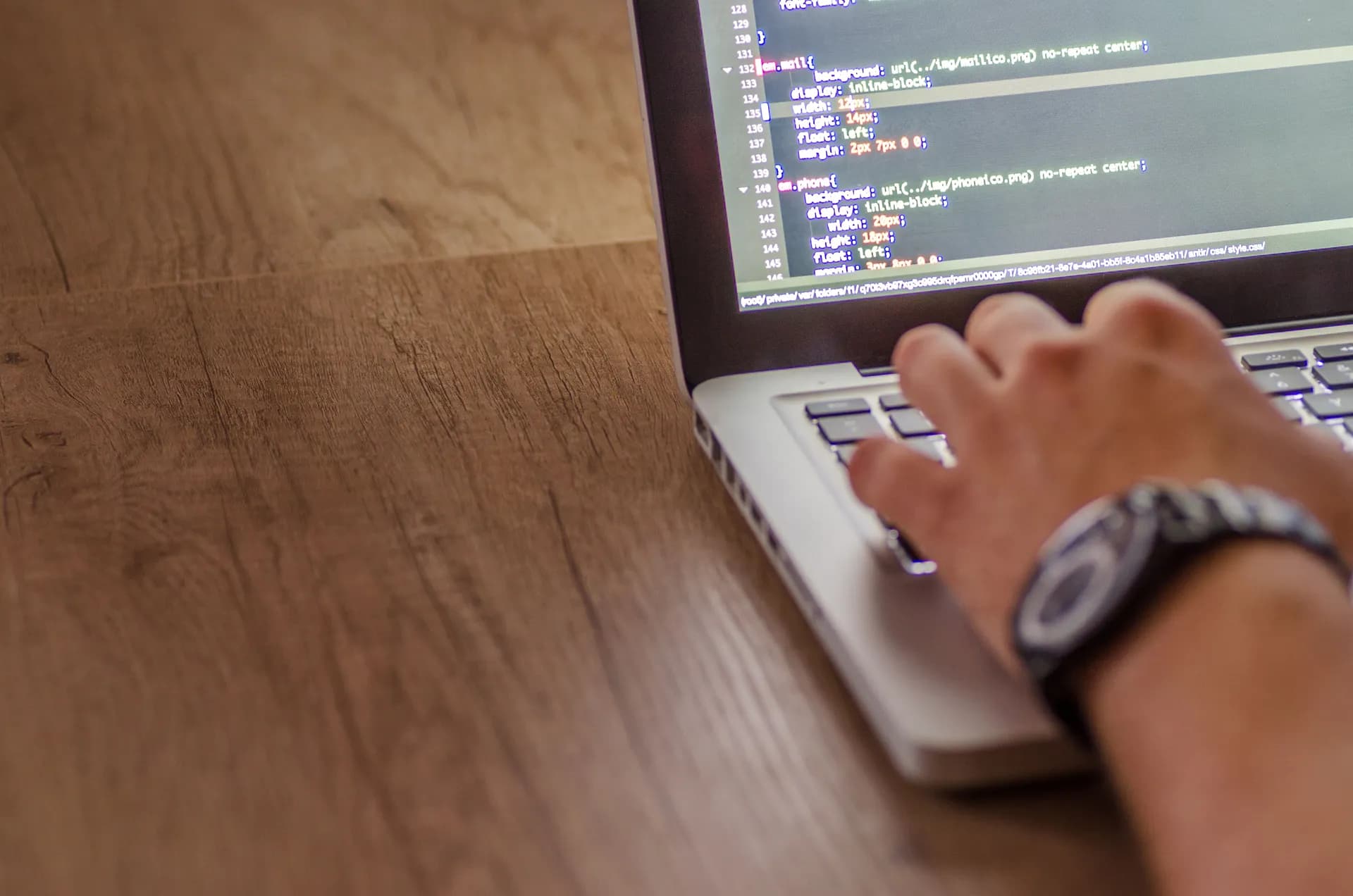 5 Tanda Bisnis Kamu Sudah Waktunya Punya Website (Bukan Cuma Instagram)