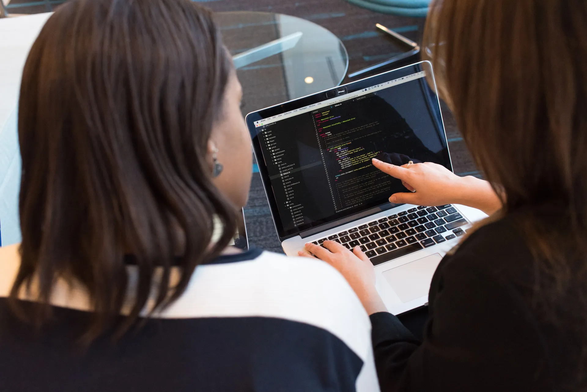 WordPress vs Shopify vs Headless CMS, Which One Fits Your Business